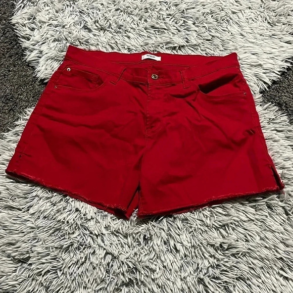 Kensie Jeans Red Shorts Size 12 - Picture 1 of 10